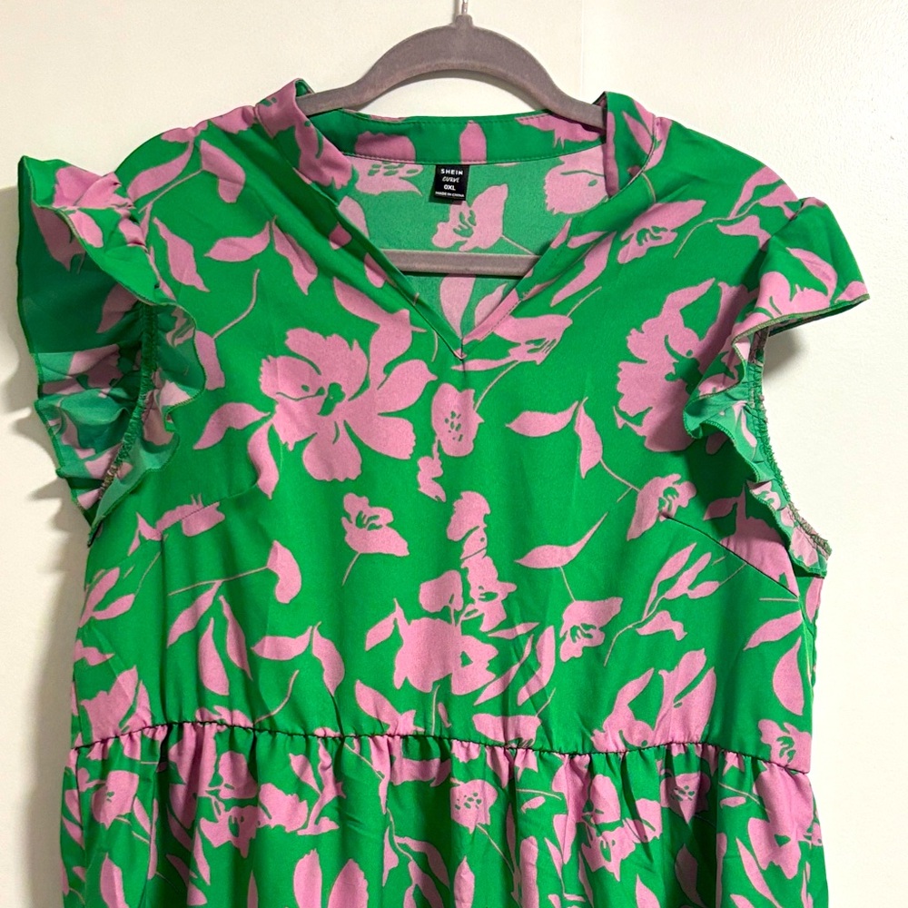 SHEIN Curve Green and Pink Patterned Top